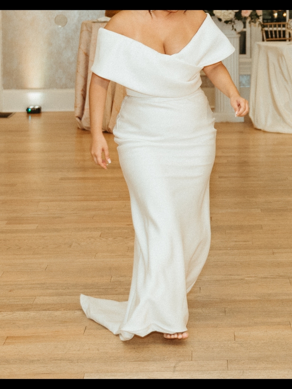 Off-Shoulder White EVA LANDEL Bridal Gown - Picture 4 of 4